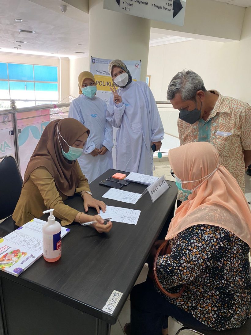 Unit Promosi Kesehatan Rumah Sakit bersama para Ahli Gizi RSUD Raja Ahmad Tabib membuka stand Konsultasi Gizi Gratis.