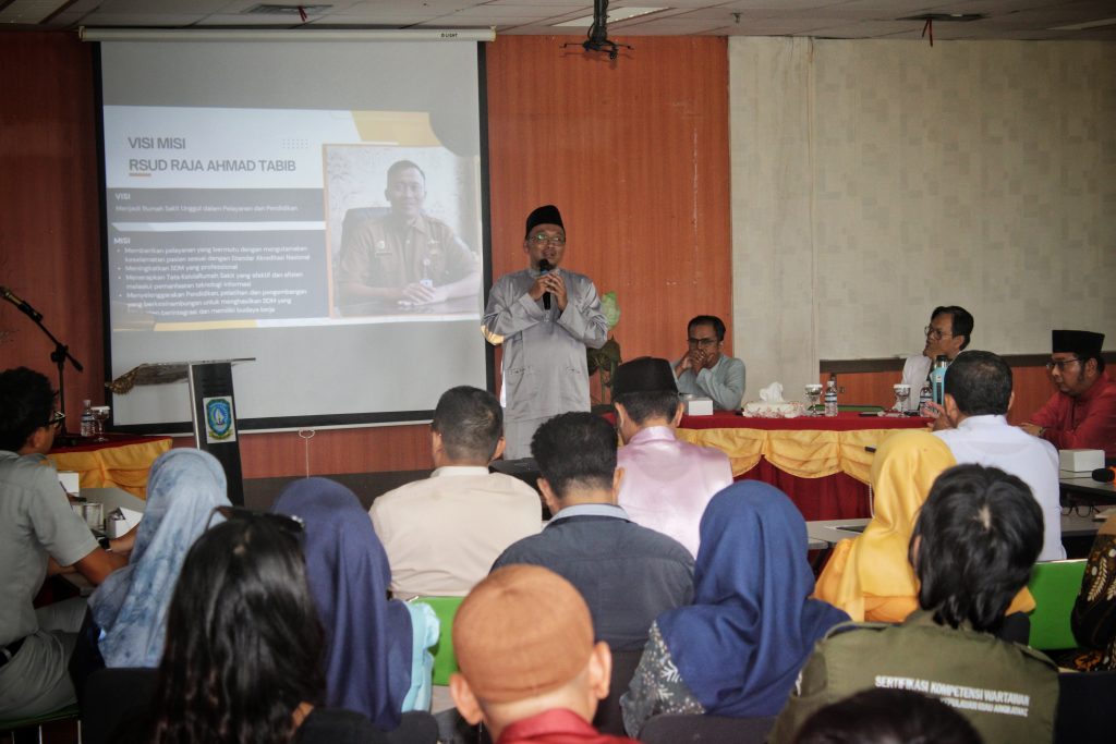 Ruang Dialog Strategis RSUD Raja Ahmad Tabib Gelar Forum Konsultasi Publik 2025 “Perkuat Transparansi dan Komitmen Layanan Kesehatan