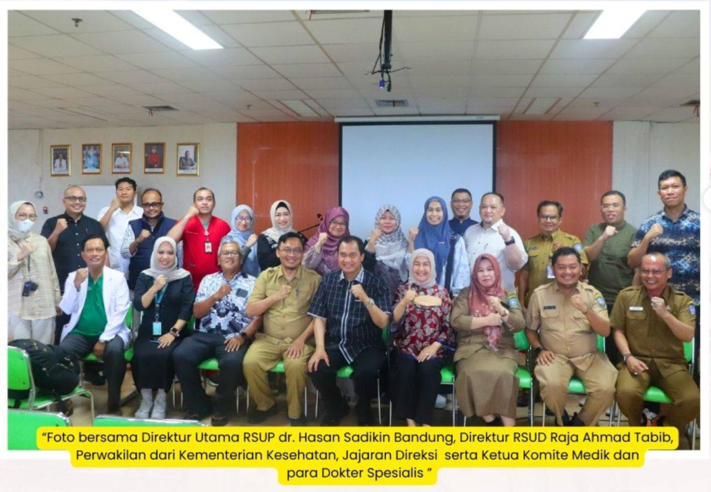 Rumah Sakit Umum Daerah (RSUD) Raja Ahmad Tabib mendapat kunjungan Monitoring dan Evaluasi (Monev) Tata Kelola Rumah Sakit (TKRS) dari Kementerian Kesehatan Republik Indonesia didampingi oleh tim dari RSUP dr. Hasan Sadikin Bandung