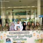 Majelis Ta’lim Hudalinas Berbagi Ta’jil untuk Keluarga Pasien di RSUD Raja Ahmad Tabib