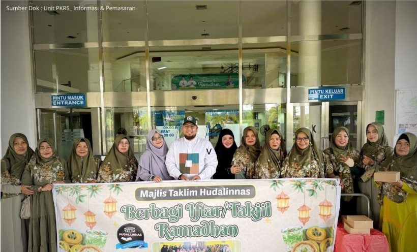 Majelis Ta’lim Hudalinas Berbagi Ta’jil untuk Keluarga Pasien di RSUD Raja Ahmad Tabib